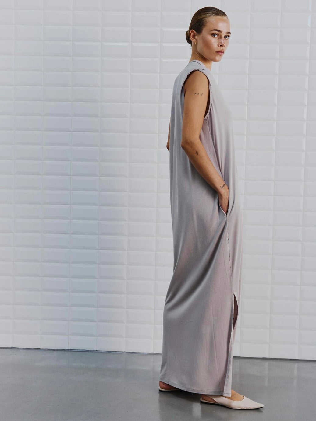 Kleed Esmee taupe - WithBlack