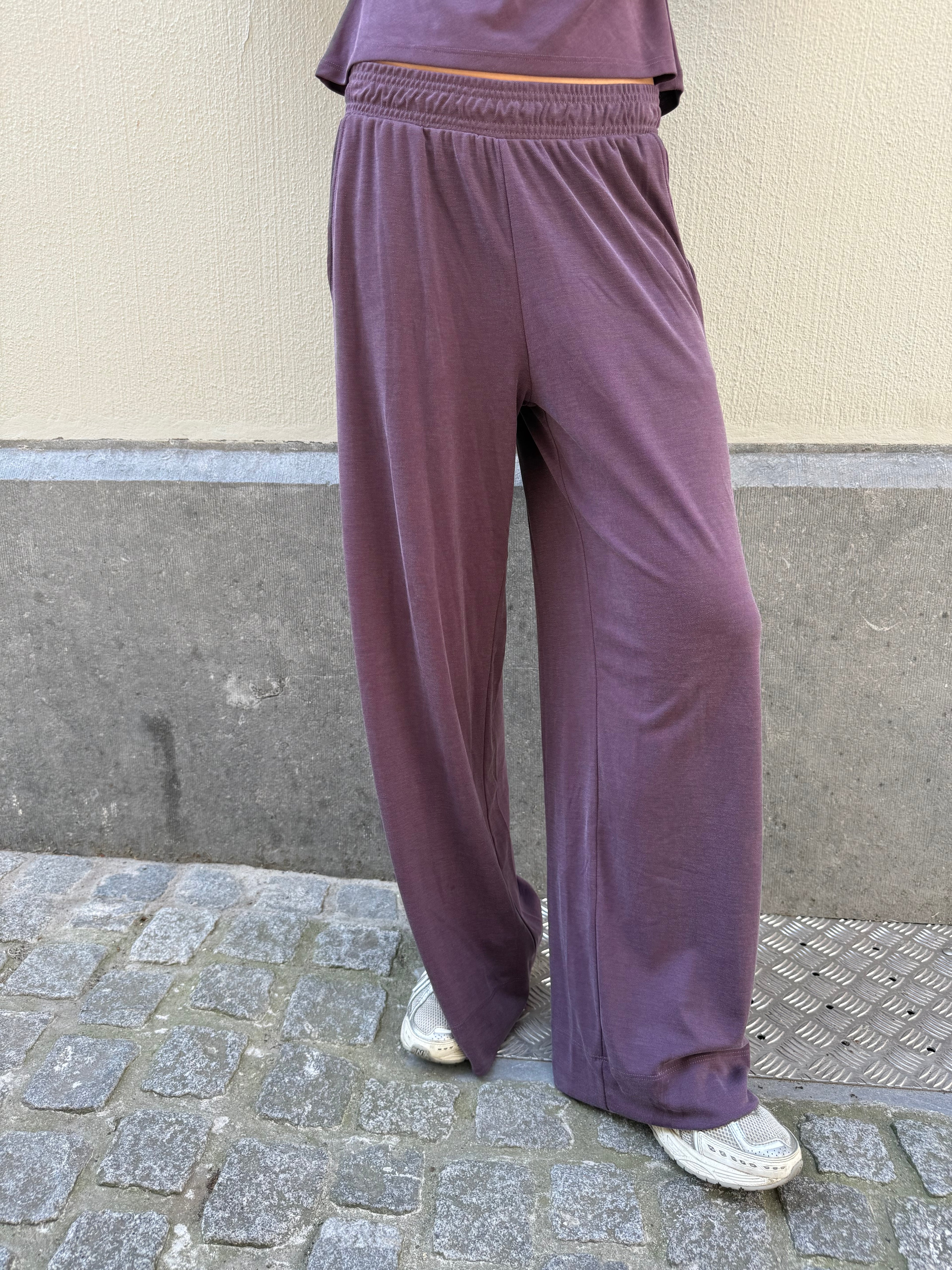 Broek Amy